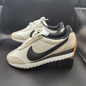 Nike Pacific (Women's size:6.5)